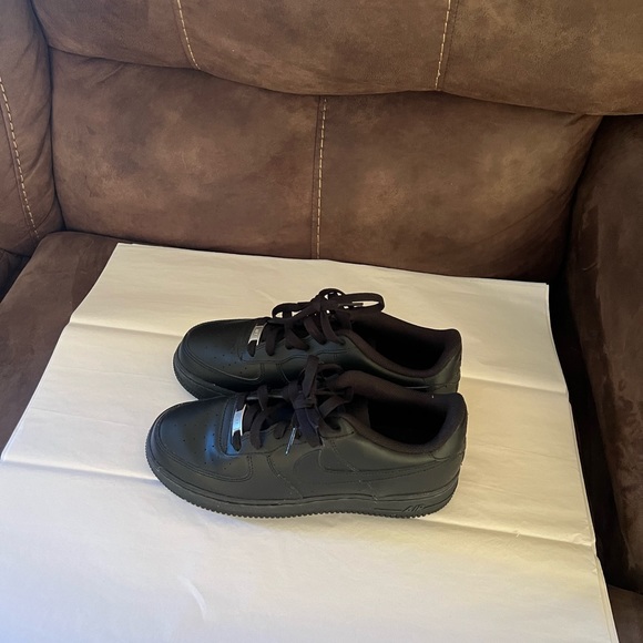 A1-Nike Air Force 1 '07Men's Shoes(Black) size 6.5 in boys, brand new - Picture 9 of 13